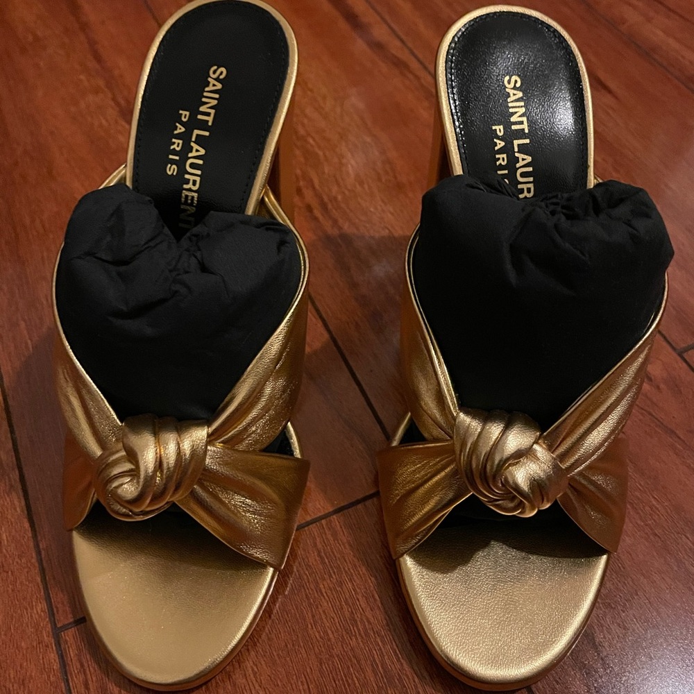 SAINT LAURENT Loulou mules
